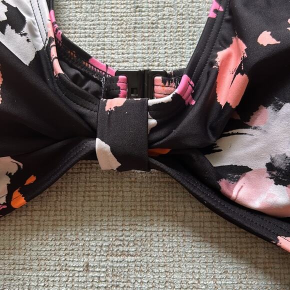 NWT City Chic Izzy black floral Print 1 Piece middle cut out monokini Swimsuit - Picture 8 of 16